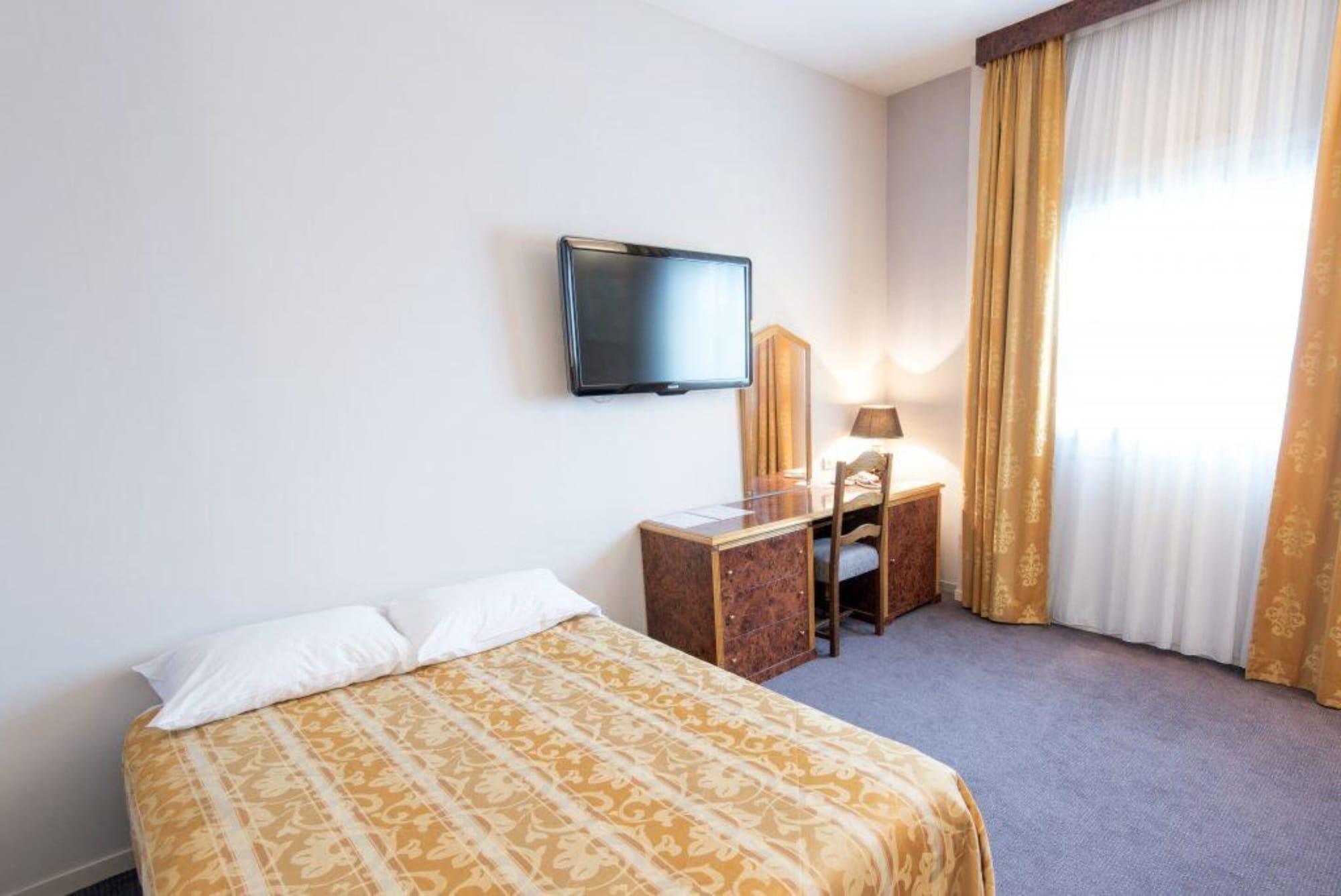 Le Manoir Hotel Orchies ภายนอก รูปภาพ
