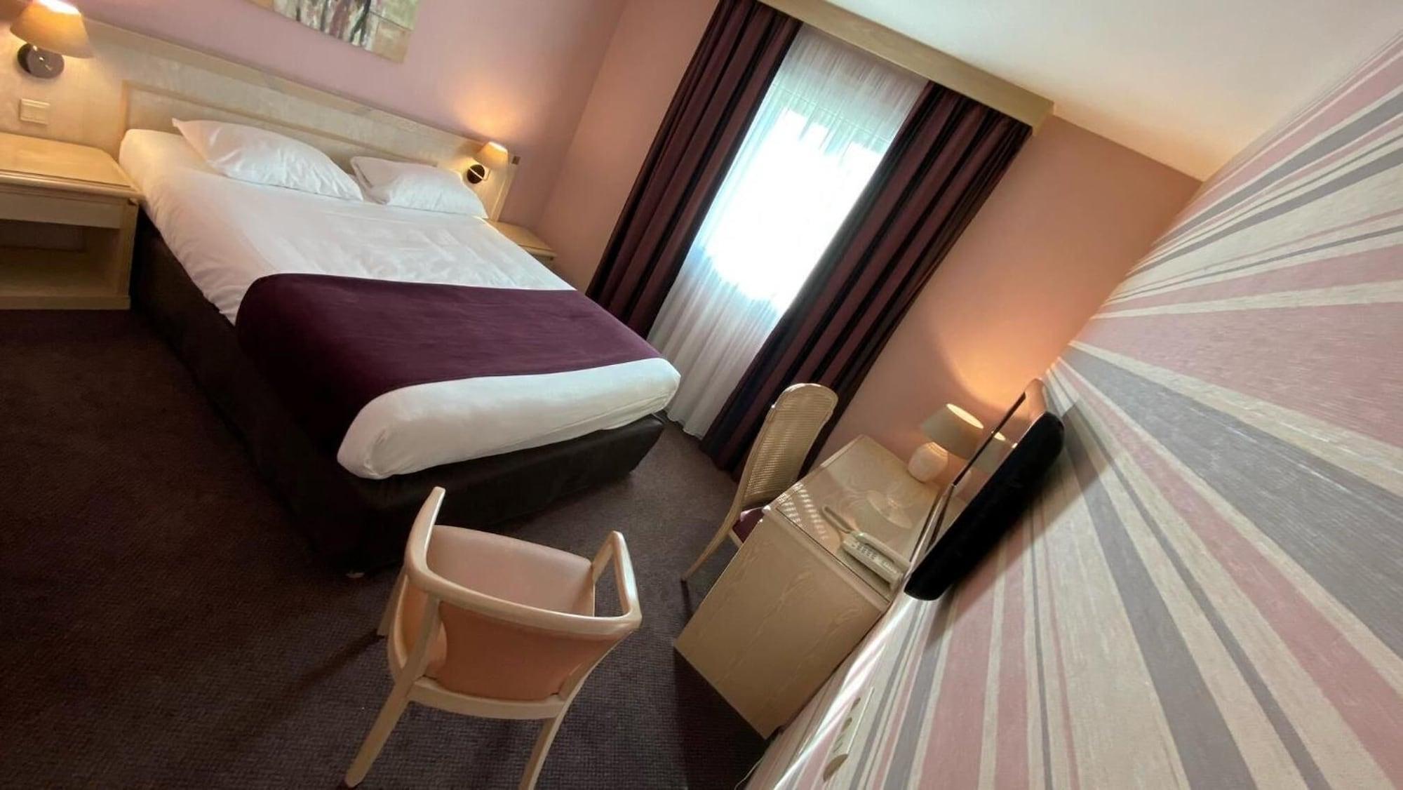 Le Manoir Hotel Orchies ภายนอก รูปภาพ
