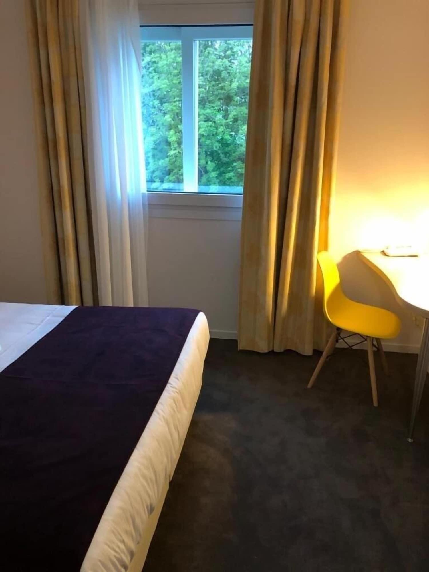 Le Manoir Hotel Orchies ภายนอก รูปภาพ